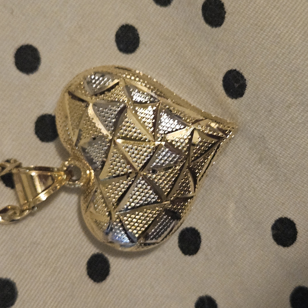 14K Gold Heart Pendant And Chain 18"